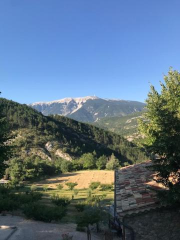 La Baptistine Face Au Ventoux La Clue Plaisians Exteriör bild